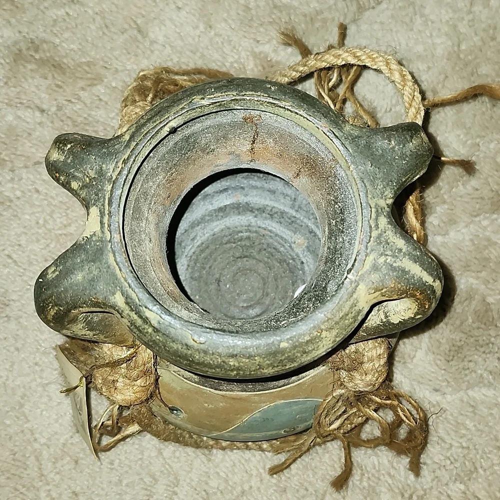Vintage River Junction Pottery Works Handmade Stoneware Vase Urn The vase featu - Picture 5 of 9
